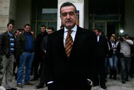 View, comment, download and edit gigi minecraft skins. Gigi Becali Va Avea 4 Costume La Nunta Lui Cristi Borcea De Ce I A Terorizat Patronul Stelei Pe Designeri