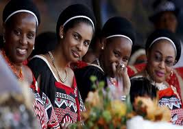 The annual event brings unmarried girls from all over swaziland to pay homage to the swazi queen mother, ntombi thwala. Swaziland Ladies Swaziland Woman Images Stock Photos Vectors Shutterstock Swaziland Young Ladies In Traditional Garb In 2020 Flugzeugreisen