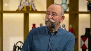 Bei besonderem Stück Musikgeschichte fangen die "Bares für Rares"-Händler plötzlich an zu singen