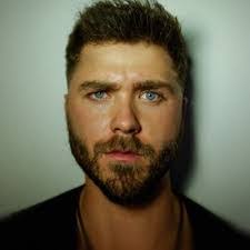 Kelly Schaper's Instagram, Twitter & Facebook