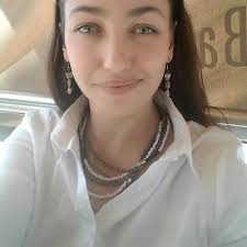 Kai-Anne Clews (@KeepScrollingMk)