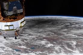 Iss kota bandung, jawa barat : Penampakan Gerhana Matahari Berbeda Dari Iss Ternyata Hanya Berupa Bayangan Hitam Pikiran Rakyat Com