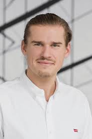 Montblanc-Haus: Kunstvolle Betonfassade