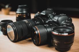 In compiling the list of the best fuji lenses for wedding photography, i looked back at my wedding photography contracts and my experience with sometimes you need to use a zoom lens. The 10 Best Canon And Nikon Lenses For Portrait Photography Borrowlenses Blog