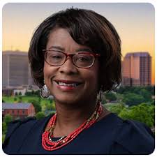 Volunteers inspire VUU students