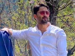 This popular hindi song starring by hina khan, shaheer sheikh while muisc has also given by payal dev and barish ban jaana song lyrics are penned down by kunaal vermaa. Shaheer Sheikh Shares His Favourite Pic From The Shoot Of Song Baarish Ban Jaana Hina Khan Reacts Pinkvilla