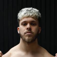 Logan Lang's Instagram, Twitter & Facebook