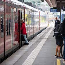 Abbreviated as db or db ag) is a german railway company. Coronavirus In Der Db Erneut Ice Gestoppt Zugpersonal Meldete Verdachtsfall Welt