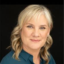 Ellen Corkery's Instagram, Twitter & Facebook