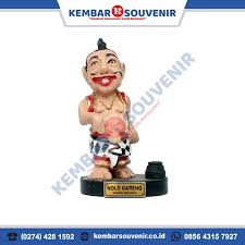 Ternyata ada maksud akronim nama dua tokoh ini semar gareng. Miniatur Souvenir Wayang Gareng Pusatnya Pembuatan Plakat Indonesia