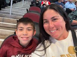 Claudia Beal (@bealinctown)