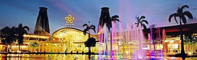 Complete with an ice rink, theme park, cinema, 350 stores, and a plethora of dining choices including al fresco options. About Alamanda Putrajaya Alamanda Shopping Centre