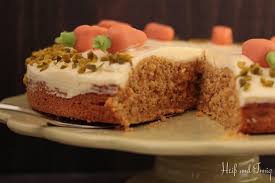 Öl) und vanilleextrakt schaumig schlagen. Fit Fur Ostern Mohren Walnuss Kuchen Mit Zimtblute Heiss Und Innig
