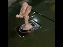 Uzi is richer than all of us and we just have to live with it. Lil Uzi Vert Ices Out His Rolls Royce Emble With 500k Worth Of Diamonds Youtube