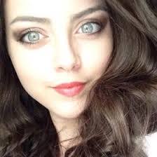 Collette Beasley's Instagram, Twitter & Facebook