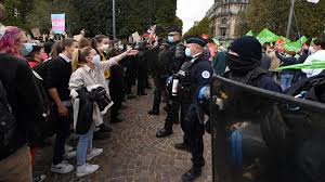 Sept ans après le mariage pour tous, la pma pour toutes va être légalisée. Bioethique Partisans Et Opposants A La Pma Pour Toutes Ont Manifeste En France