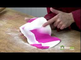 Wanna decorate a cake for yourself? Fondant Cake Decorating Marbling The Fondant Youtube