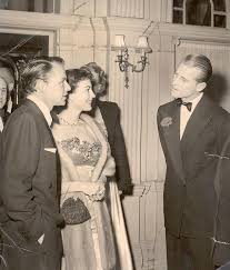 Gardner wore a unique beige and white. Explosive New Book Reveals Frank And Ava Never Got Over Each Other Ava Gardner Old Hollywood Stars Frank Sinatra