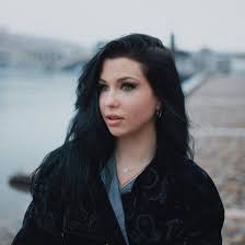 La jeune femme a révélé toutes ses interventions. Enjoyphoenix Photos Facebook