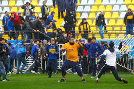 Colo colo jueves 29 de julio 15:00 horas transmite tnt sports. Copa Chile 2015 Everton Vs Wanderers Graves Incidentes Obligan A Suspender El Clasico Porteno As Chile