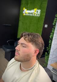 Modern Mullet: The Trendy Hairstyle Taking Over