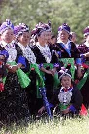 The hmong people are an ethnic group living mainly in southern china (guizhou, yunnan, sichuan, chongqing and guangxi), vietnam, laos, thailand, and myanmar. K6ziwtiljelfbm