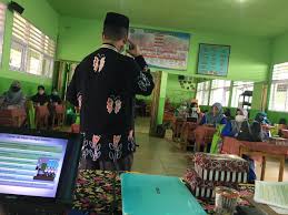 Sebagai penutup perbincangan, bolehlah kita mendukung kegiatan in house training bagi guru di sekolah. Web Resmi Kanwil Kementerian Agama Provinsi Kalimantan Selatan