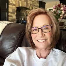 Caitlin Bateman's Instagram, Twitter & Facebook