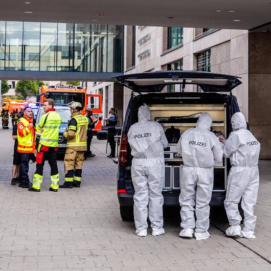 Stuttgart: Frau in Einkaufszentrum niedergestochen und angezündet