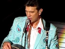 Поделиться chris isaak — blue hotel (remastered) (best of chris isaak 2013). Chris Isaak Remembers Elvis Sun Records Live 2012 Youtube