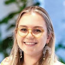 Paula Kearney's Instagram, Twitter & Facebook