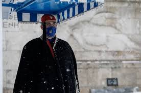 Με την αττική να ζει πρωτόγνωρες καταστάσεις από την. Viral Ta Xionia Sthn Akropolh Kai O Eyzwnas Sto Syntagma Eikones Libre