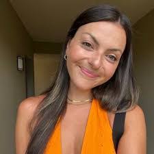 Amy Lanham's Instagram, Twitter & Facebook