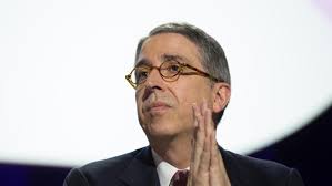 Tim, la linea dura di Vivendi contro la vendita di Netco e il ceo Labriola.  Grazie all'appoggio di Macron