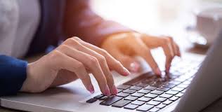 Keyboard saat ini baik di dalam sebuah laptop, ataupun komputer pc desktop secara umum sudah menggunakan format standar qwerty, yang terstandarisasi secara internasional. 8 Jenis Jenis Keyboard Komputer Beserta Fungsinya Tokopedia Blog