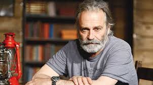 + aktör haluk bilginer, puhutv'de yayınlanan 'şahsiyet' dizisinde canlandırdığı agâh beyoğlu karakteriyle 'en iyi erkek oyuncu' dalında uluslararası emmy ödülü'ne layık görüldü. Haluk Bilginer 3 Yil Sonra Ekrana Donuyor Magazin Haberleri