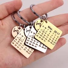 Personalized Calendar Key Chain In 2020 Boyfriend Gifts Girlfriend Gifts Boyfriend Anniversary Gifts