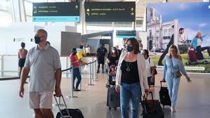 Os profissionais de saúde, professores e pessoal não docente, as forças de segurança, os magistrados e os políticos não estão abrangidos pela limitação de circulação. Treevmi Emkyfm