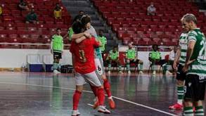 Jogo benfica sporting hoje online gratis benfica x belenenses assistir online gratis e ao vivo pelo mrnews.com.br sporting benfica e fc porto sp braga jogam se a uma sexta feira www.noticiasaominuto.com direto benfica sporting jogo supertaca futsal 2019 20 sl benfica www.slbenfica.pt. Benfica Vence Sporting Em Jogo De Loucos Na Luz E Empata Final Do Campeonato Futsal Jornal Record