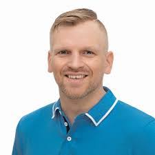 Robert Paschke's Instagram, Twitter & Facebook