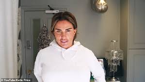 See more ideas about veneers teeth, teeth, perfect teeth. Freedomroo Katie Price To Get Fat Dissolving Treatment To Reduce The Size Of Her Bum In Body Mot Australiannewsreview