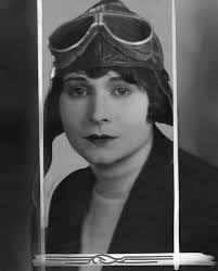 Gladys Roy's Instagram, Twitter & Facebook