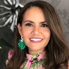 Esther Scott's Instagram, Twitter & Facebook