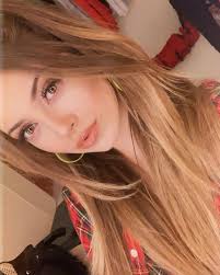115,718 likes · 1,905 talking about this. La Imagen Puede Contener Una O Varias Personas Selfie Y Primer Plano Ana Mena Long Hair Styles
