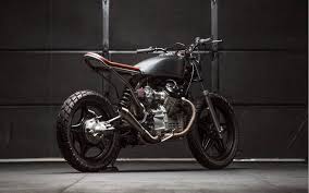Easy guide on how to downshift on a motorcycle and how to match revs and speeds smoothly. Honda Cx500c Tracker Von Downshift Studio Honda Cx500 Cx500 Cafe Racer Cafe Racer