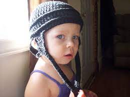 Free Diy Crochet Hockey Helmet Tutorial And Pattern This Will Be A Fun Winter Hat For The Boys Maybe Customize It For Hockey Helmet Crochet Crochet Baby Hats