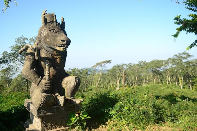 Patung Lembus Suro di Gunung Kelud.