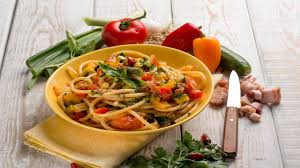 Portata principale facile 30 min 20 min. Spaghetti Con Zucchine E Peperoni Un Piatto Da Provare Assolutamente