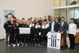 Willkommen auf der startseite ihrer vr bank eg. Vr Bank Ostalb Spendet 750 An Den Vfr Nachwuchs Vfr Aalen 1921 E V