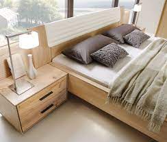 Der warme holzton und die massive bauweise verströmen eine wunderbare ruhe, die gerade in einem schlafzimmer unverzichtbar ist. Mira Thielemeyer Manufaktur Fur Schlafraume
